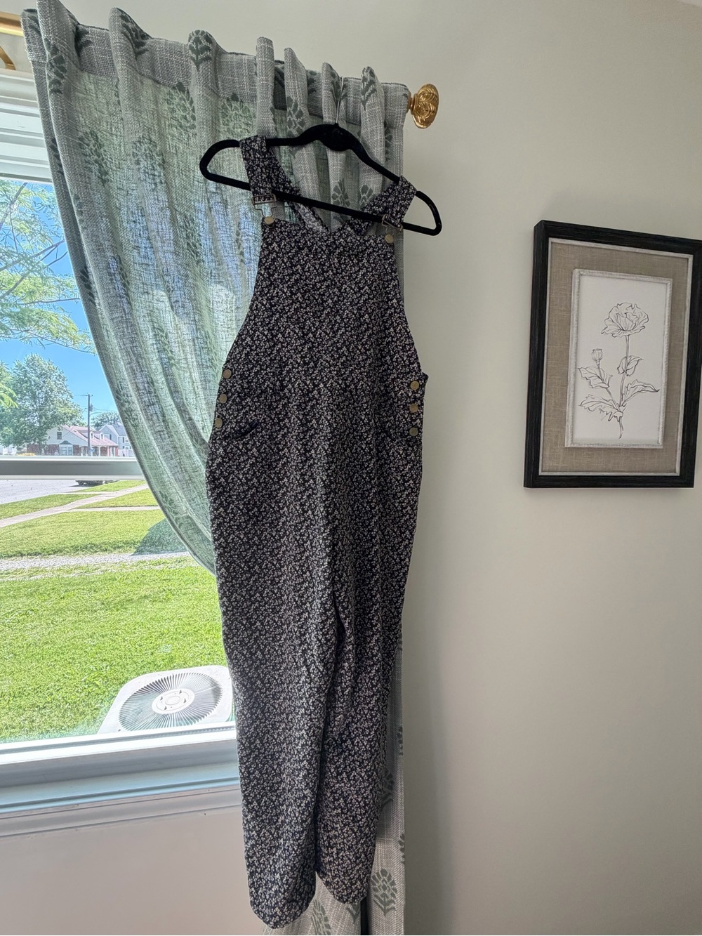 Floral Print Overalls - Picture 4 of 7